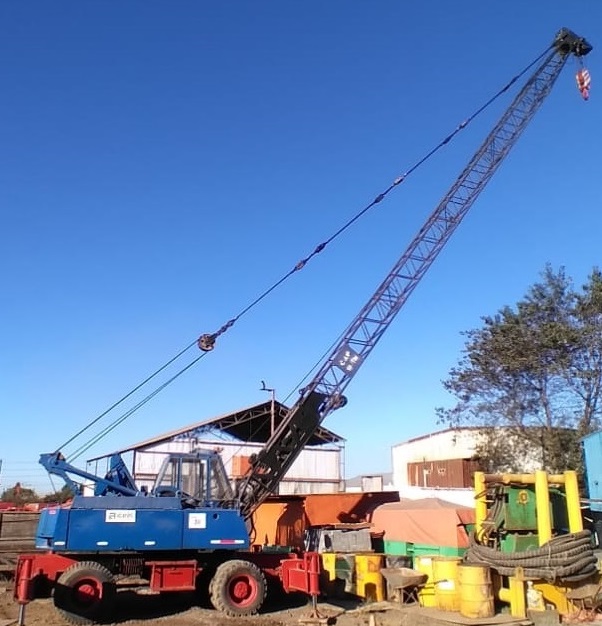 Grúa sobre ruedas pluma celosía 18 Ton